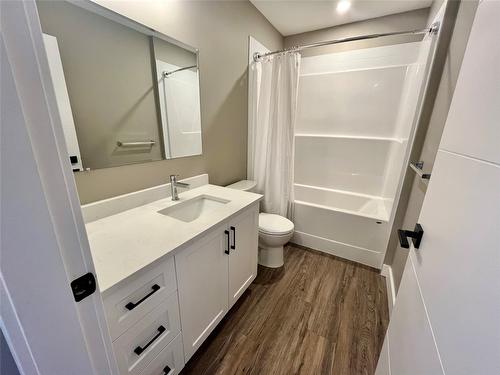 108 Abbey Road, Princeton, BC - Indoor Photo Showing Bathroom