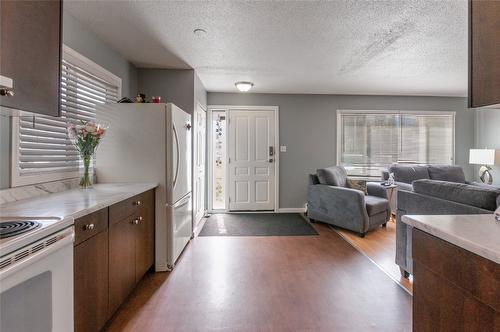 787 Kamloops Avenue, Penticton, BC - Indoor