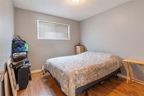 787 Kamloops Avenue, Penticton, BC - Indoor Photo Showing Bedroom