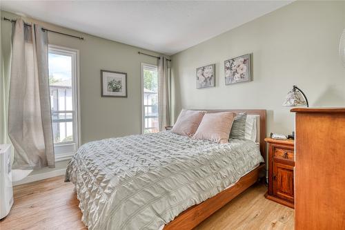 18-80 Green Avenue, Penticton, BC - Indoor Photo Showing Bedroom