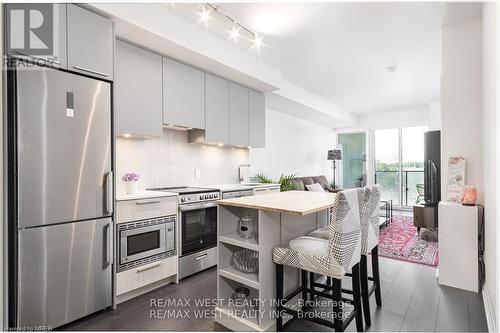 315 - 4208 Dundas Street W, Toronto (Edenbridge-Humber Valley), ON - Indoor Photo Showing Kitchen With Upgraded Kitchen