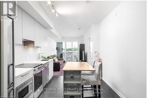 315 - 4208 Dundas Street W, Toronto (Edenbridge-Humber Valley), ON - Indoor Photo Showing Kitchen With Upgraded Kitchen