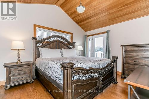 1B - 1841 Muskoka Road 118 W, Bracebridge, ON - Indoor Photo Showing Bedroom