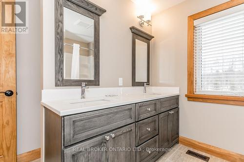 1B - 1841 Muskoka Road 118 W, Bracebridge, ON - Indoor Photo Showing Bathroom