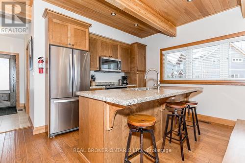 1B - 1841 Muskoka Road 118 W, Bracebridge, ON - Indoor Photo Showing Kitchen