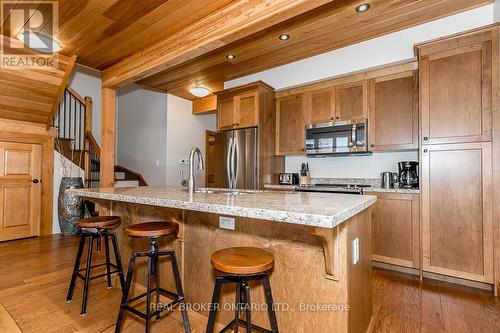 1B - 1841 Muskoka Road 118 W, Bracebridge, ON - Indoor Photo Showing Kitchen