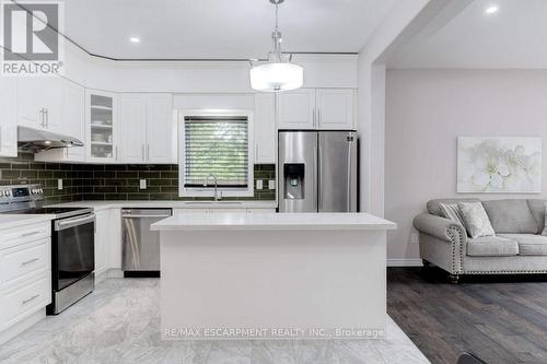 58 Province Street N, Hamilton (Crown Point), ON - Indoor Photo Showing Kitchen With Upgraded Kitchen