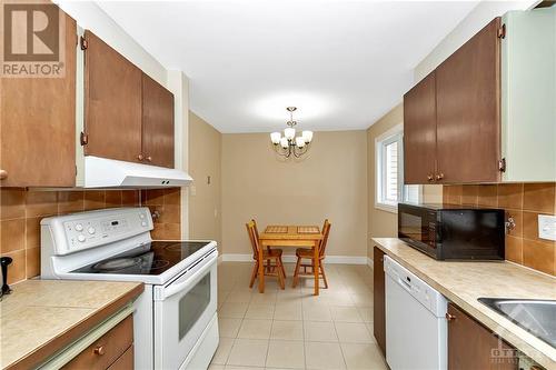 Kitchen - 6085 Meadowhill Crescent, Ottawa, ON - Indoor Photo Showing Kitchen