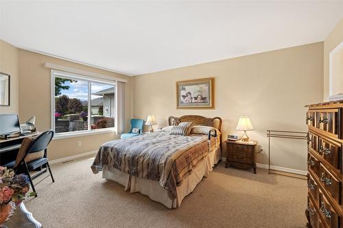 127-1405 Guisachan Place, Kelowna, BC - Indoor Photo Showing Bedroom