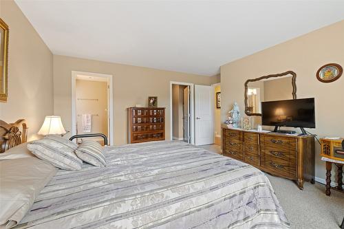 127-1405 Guisachan Place, Kelowna, BC - Indoor Photo Showing Bedroom