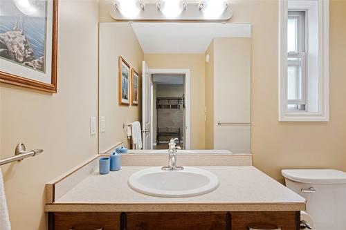 127-1405 Guisachan Place, Kelowna, BC - Indoor Photo Showing Bathroom