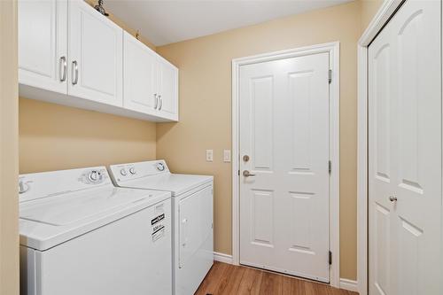 127-1405 Guisachan Place, Kelowna, BC - Indoor Photo Showing Laundry Room