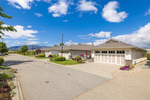 127-1405 Guisachan Place, Kelowna, BC - Outdoor