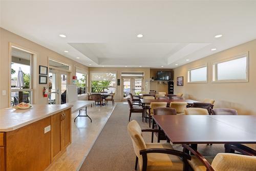 127-1405 Guisachan Place, Kelowna, BC - Indoor Photo Showing Dining Room