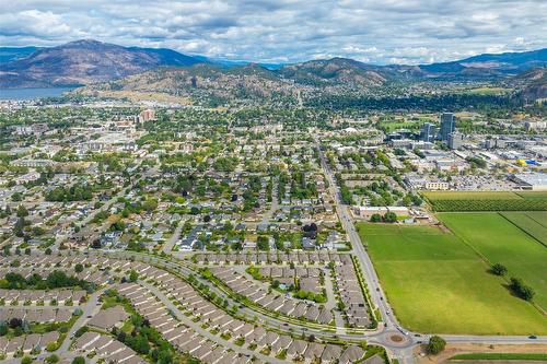 127-1405 Guisachan Place, Kelowna, BC - Outdoor With View