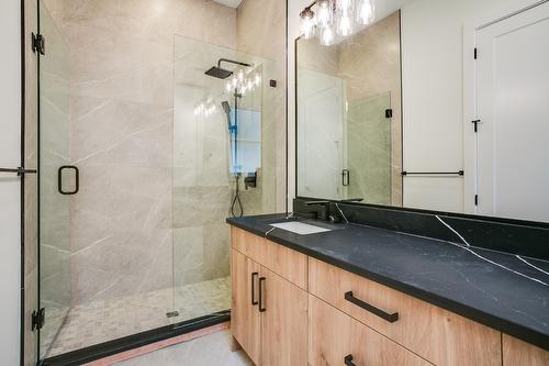 7-830 Westview Way, West Kelowna, BC - Indoor Photo Showing Bathroom