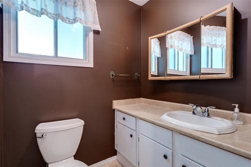 1261 Brentwood Road, West Kelowna, BC - Indoor Photo Showing Bathroom