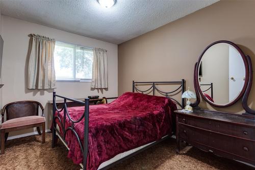 1261 Brentwood Road, West Kelowna, BC - Indoor Photo Showing Bedroom