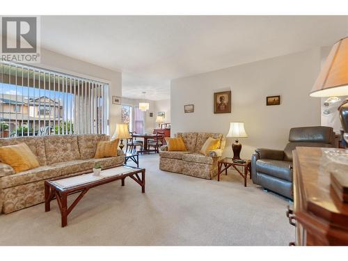 3146 Paris Street Unit# 104, Penticton, BC - Indoor Photo Showing Living Room