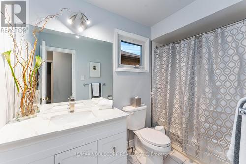 170 Marlott Road, Vaughan (Maple), ON - Indoor Photo Showing Bathroom