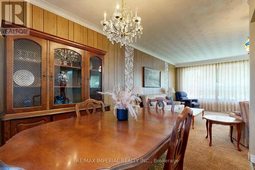 391 Crosby Avenue, Richmond Hill (Crosby), ON - Indoor Photo Showing Dining Room