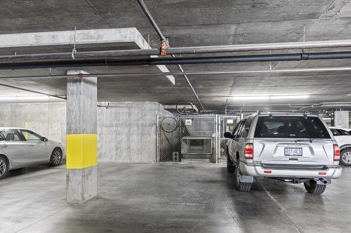 102-315 Whitman Road, Kelowna, BC - Indoor Photo Showing Garage