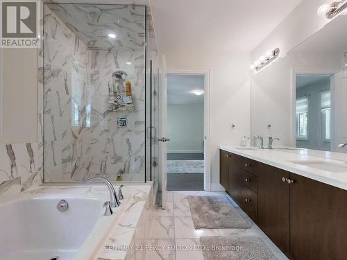 47 Mohandas Drive, Markham, ON - Indoor Photo Showing Bathroom