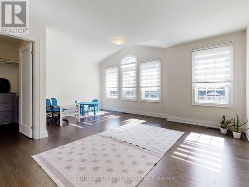 47 Mohandas Drive, Markham, ON - Indoor Photo Showing Living Room