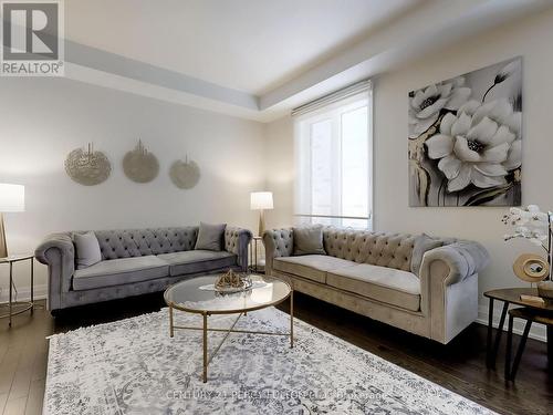 47 Mohandas Drive, Markham (Cedarwood), ON - Indoor Photo Showing Living Room