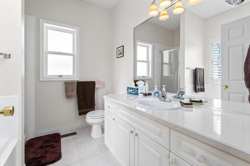 4622 Darin Place, Kelowna, BC - Indoor Photo Showing Bathroom