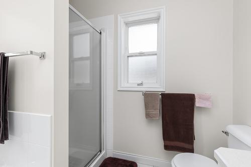 4622 Darin Place, Kelowna, BC - Indoor Photo Showing Bathroom