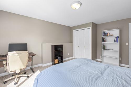 4622 Darin Place, Kelowna, BC - Indoor Photo Showing Bedroom