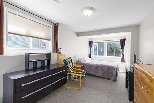 4622 Darin Place, Kelowna, BC - Indoor Photo Showing Bedroom