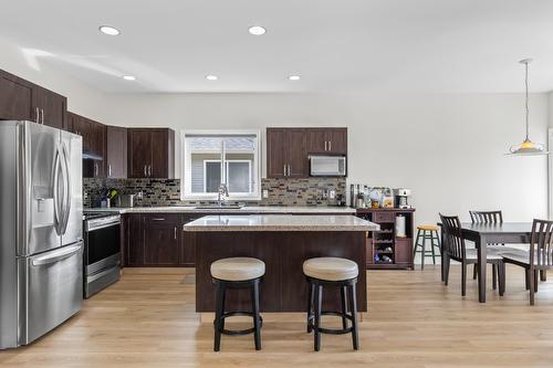 4622 Darin Place, Kelowna, BC - Indoor Photo Showing Kitchen With Stainless Steel Kitchen