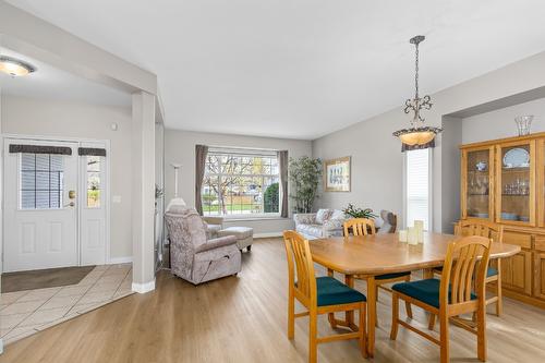 4622 Darin Place, Kelowna, BC - Indoor Photo Showing Dining Room