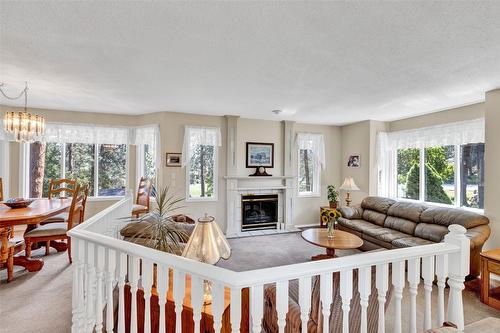 2652 Monford Road, Kelowna, BC - Indoor Photo Showing Living Room With Fireplace