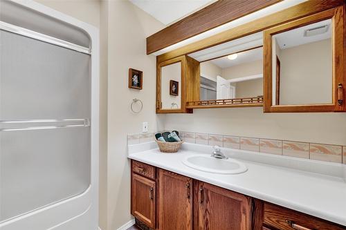 2652 Monford Road, Kelowna, BC - Indoor Photo Showing Bathroom