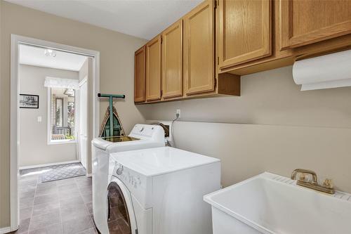 2652 Monford Road, Kelowna, BC - Indoor Photo Showing Laundry Room