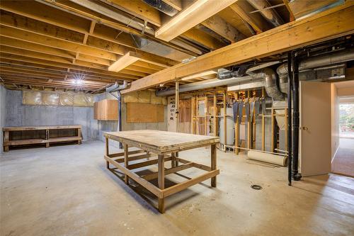 2652 Monford Road, Kelowna, BC - Indoor Photo Showing Basement