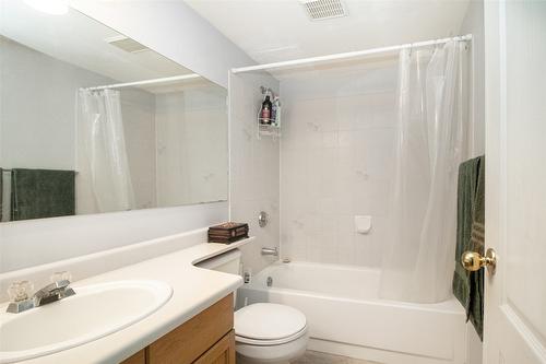 108-3163 Richter Street, Kelowna, BC - Indoor Photo Showing Bathroom