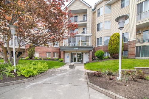 108-3163 Richter Street, Kelowna, BC - Outdoor With Facade