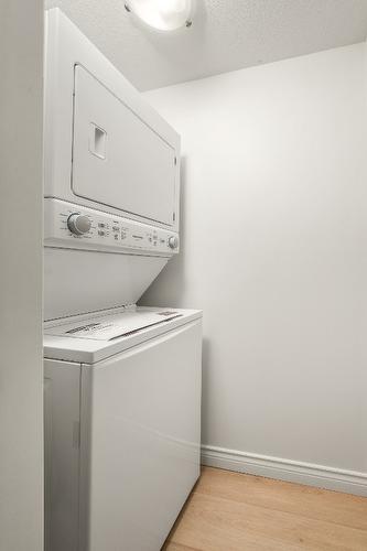 10-6900 Marshall Road, Vernon, BC - Indoor Photo Showing Laundry Room