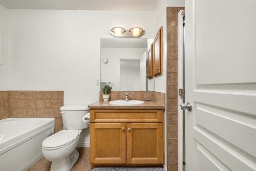 10-6900 Marshall Road, Vernon, BC - Indoor Photo Showing Bathroom