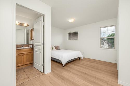 10-6900 Marshall Road, Vernon, BC - Indoor Photo Showing Bedroom