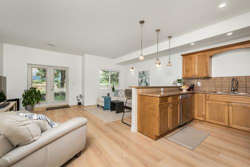 10-6900 Marshall Road, Vernon, BC - Indoor