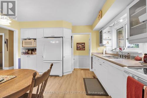 7 Glenburnie Crescent, London, ON - Indoor Photo Showing Kitchen With Double Sink