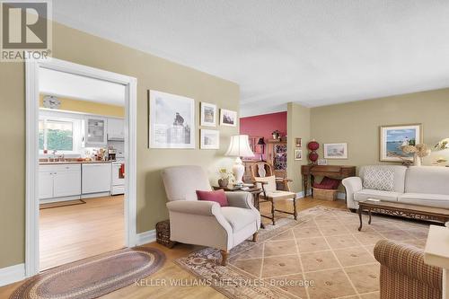 7 Glenburnie Crescent, London, ON - Indoor Photo Showing Living Room