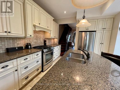 113 Claremont Drive, Hamilton (Southam), ON - Indoor Photo Showing Kitchen With Double Sink With Upgraded Kitchen