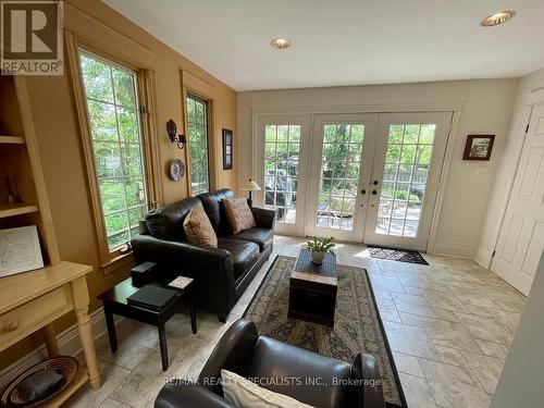 113 Claremont Drive, Hamilton (Southam), ON - Indoor Photo Showing Living Room