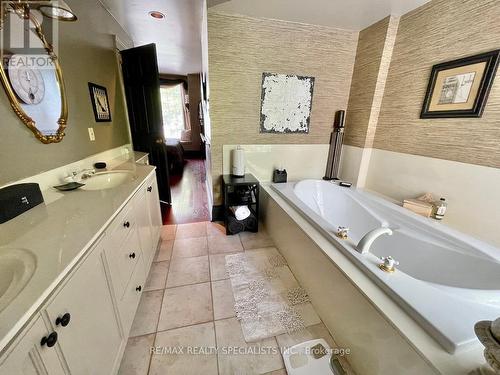 113 Claremont Drive, Hamilton (Southam), ON - Indoor Photo Showing Bathroom